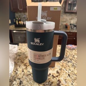Stanley - The Flowstate Quencher H2.0 Tumbler - 40oz